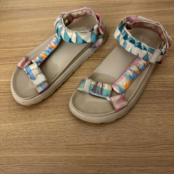 Zara Athletic Sandals Beige and Pastel Colorful Geometric Print Straps 39 (8) - Picture 2 of 9